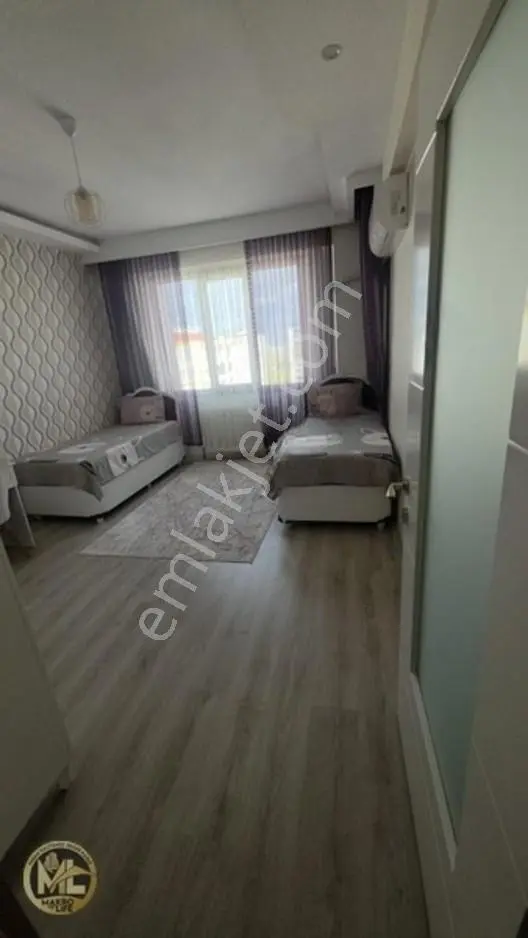 Fabrika Mahallesinde Ana Cadde Üzerinde Satılık 3+1 Daire — fotoğraf 8