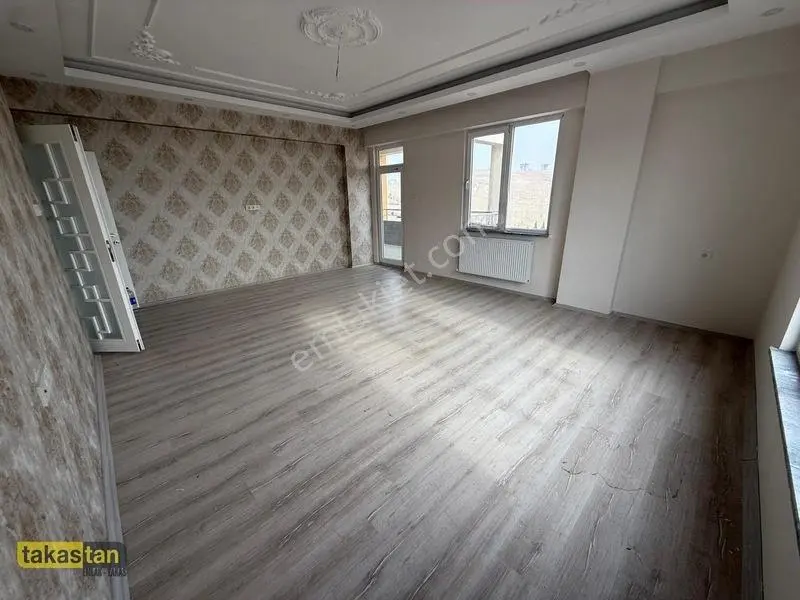 Alparslan 1de 3.kat Yüksekliğinde Önü Açık Masrafsız 3+1 Fısrat — fotoğraf 4