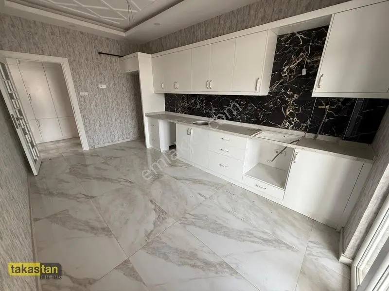 Alparslan 1de 3.kat Yüksekliğinde Önü Açık Masrafsız 3+1 Fısrat — fotoğraf 6