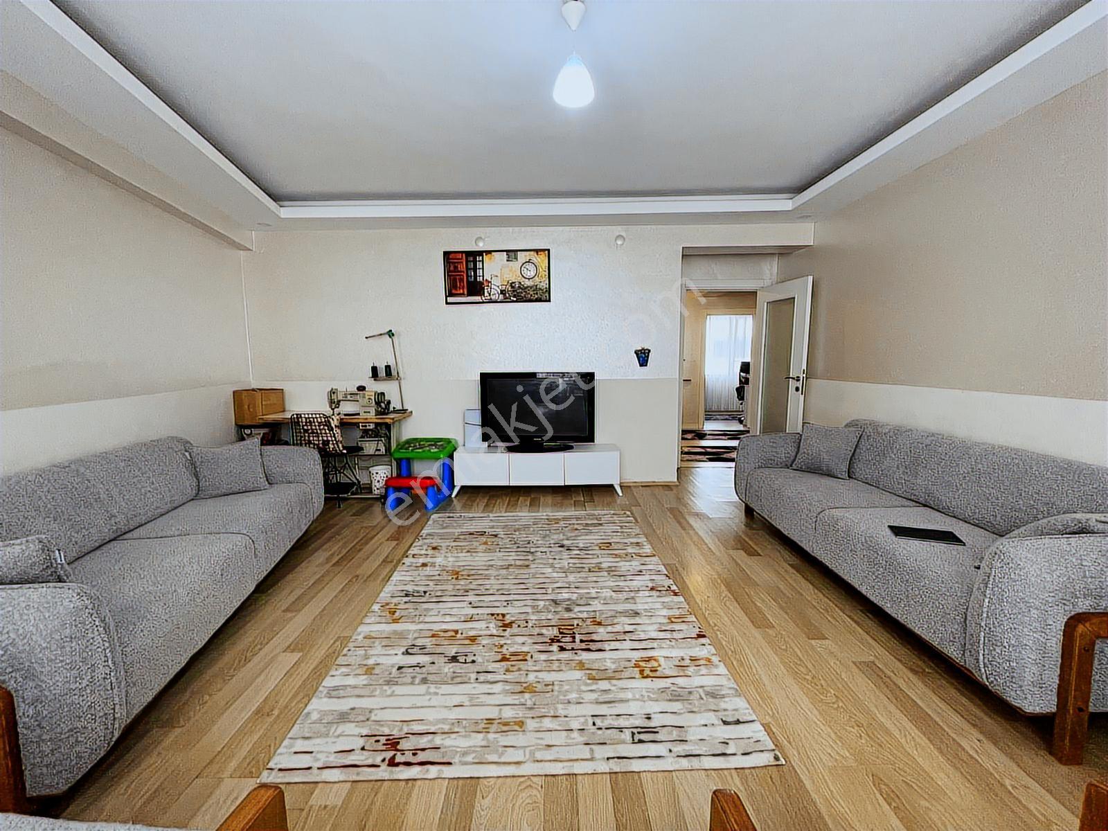 Beyaz Gayrimenkulden Ertuğrulgazi'de Satılık 2+1 Daire — fotoğraf 13