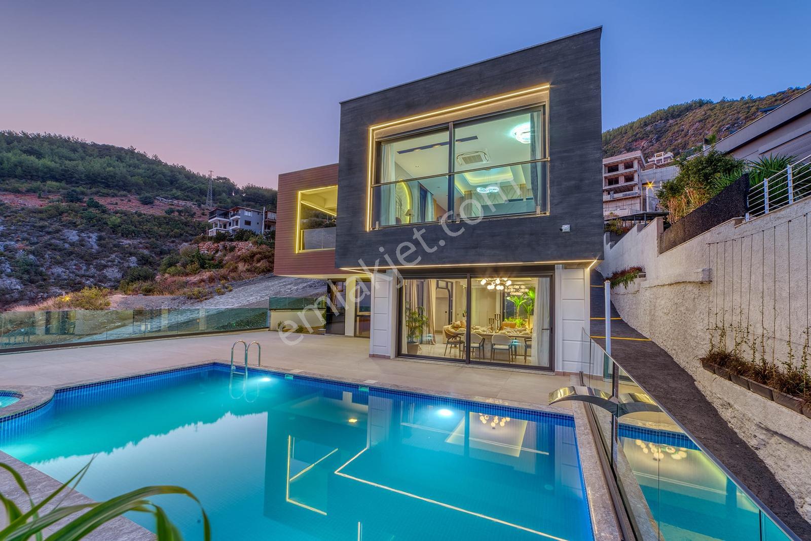 Alanya Tepe'de Deniz Ve Kale Manzaralı Lüks Villa — fotoğraf 2