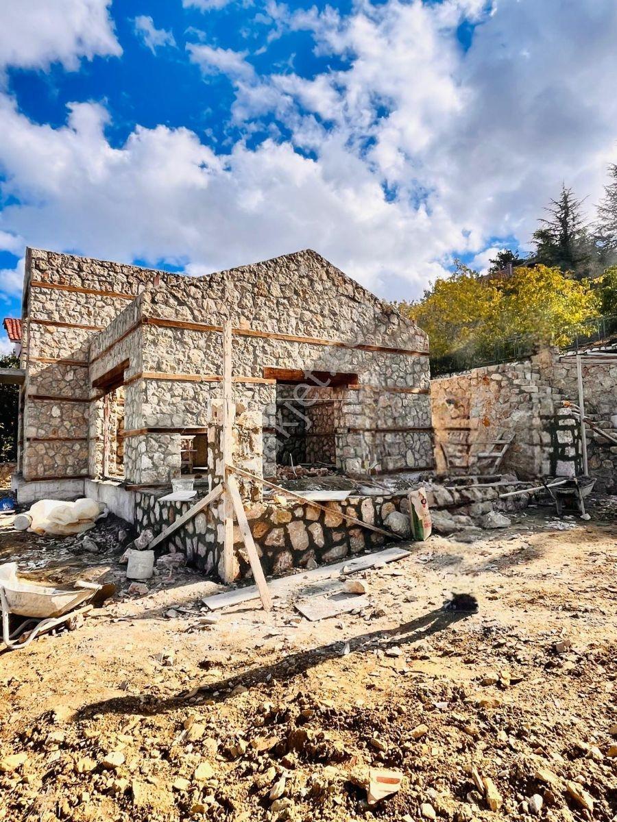 Antalya Geyikbayırında 529 M² Arsada %85 Tamamlanmış Taş Villa — fotoğraf 5