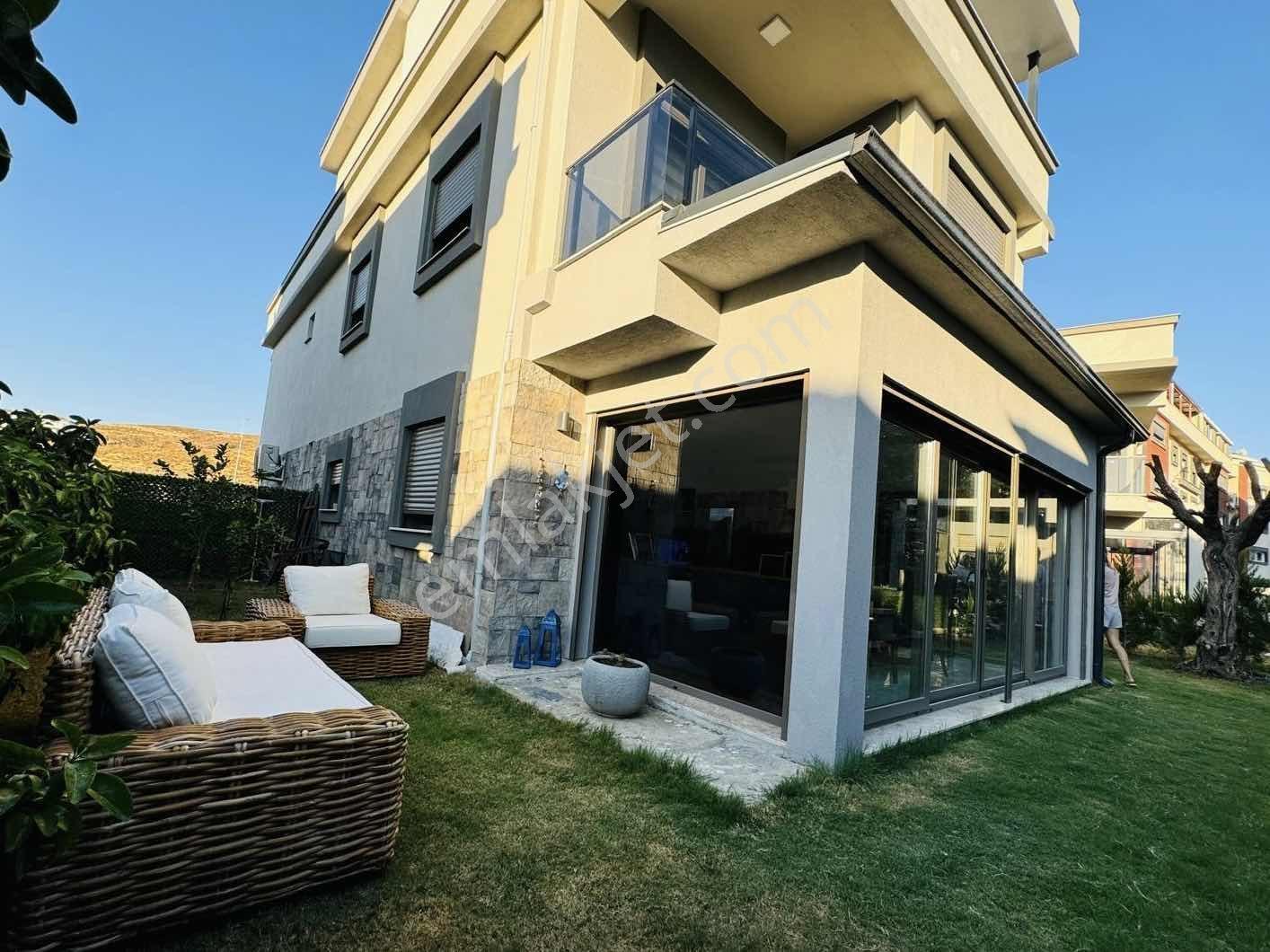 Seferihisar' Da Deniz Ve Doğa Manzaralı 4+1 Satılık Lüks Villa — fotoğraf 2