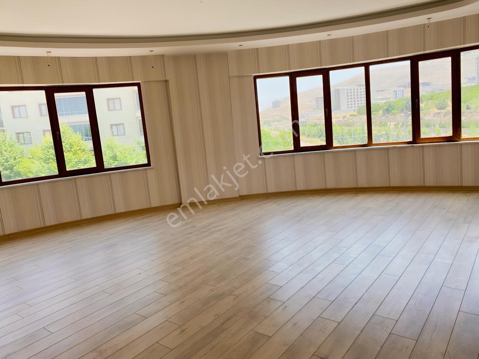 Yıldıztepe Mah. Canbaylar Tepe Towerste Satılık 4+1 Lüks Daire — fotoğraf 2