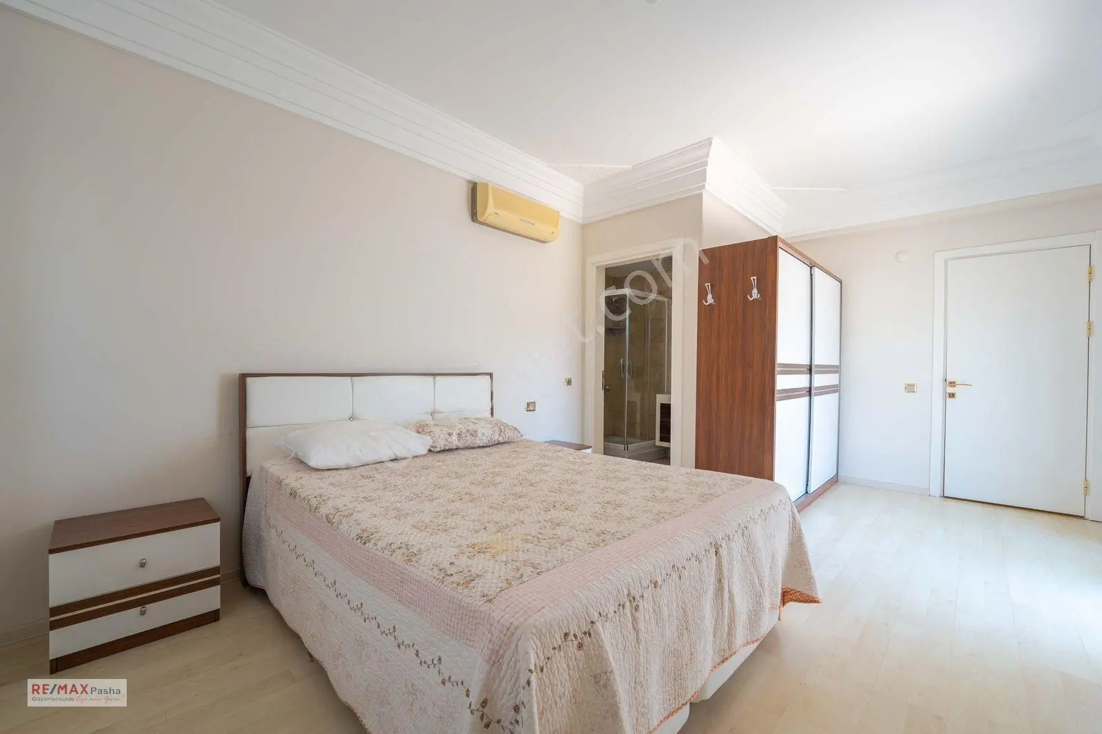Kuşadası’nda Tam Müstakil Deniz Manzaralı Villa — fotoğraf 28