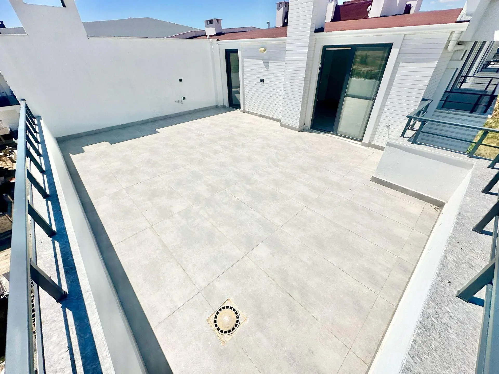 ꧁ay Emlak'tan꧂akçay'da Kapalı Otoparklı Kazdağı Manzaralı Geniş Teraslı Satılık 2+1 Dubleks Daire — fotoğraf 4