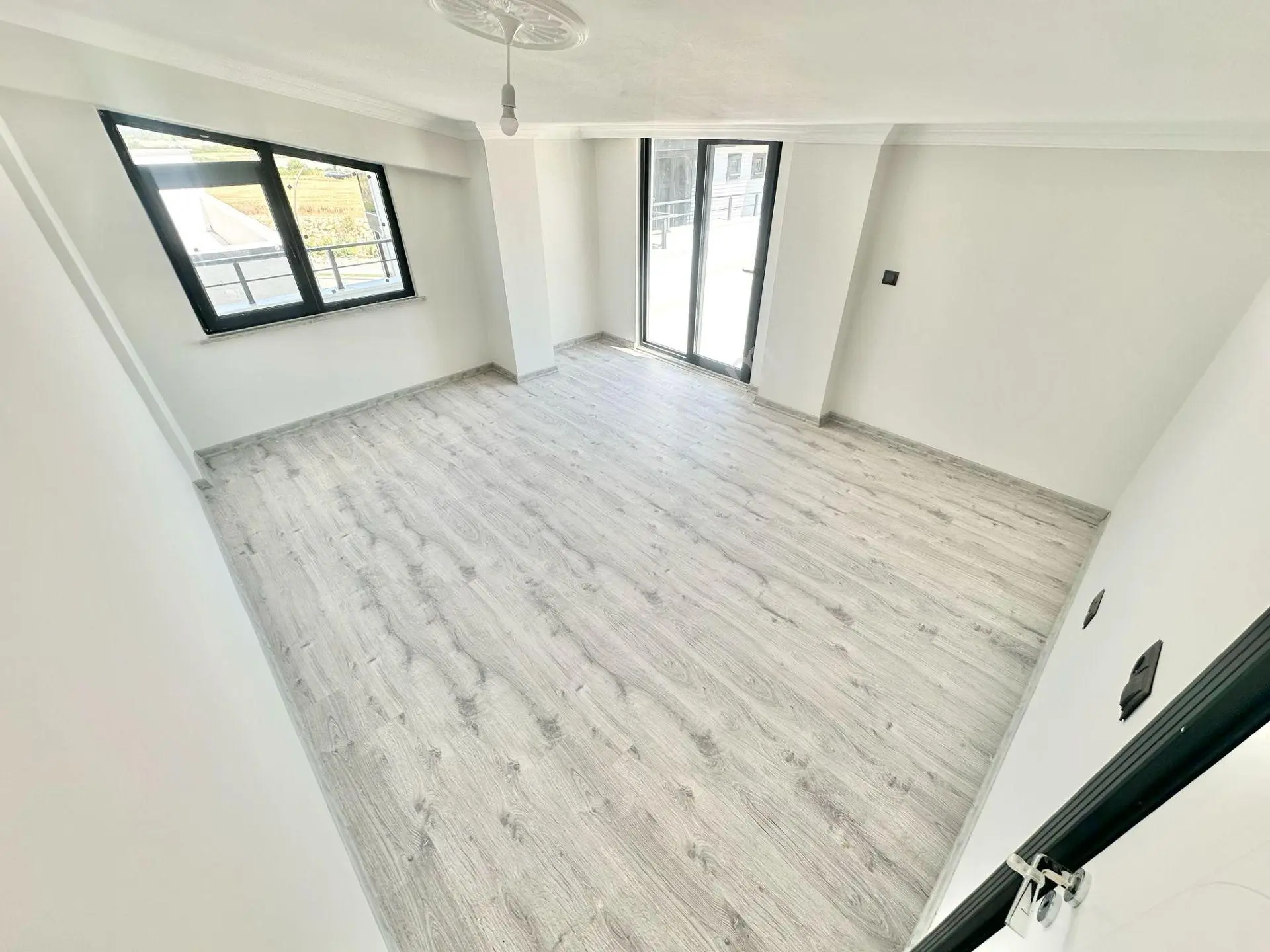 ꧁ay Emlak'tan꧂akçay'da Kapalı Otoparklı Kazdağı Manzaralı Geniş Teraslı Satılık 2+1 Dubleks Daire — fotoğraf 8
