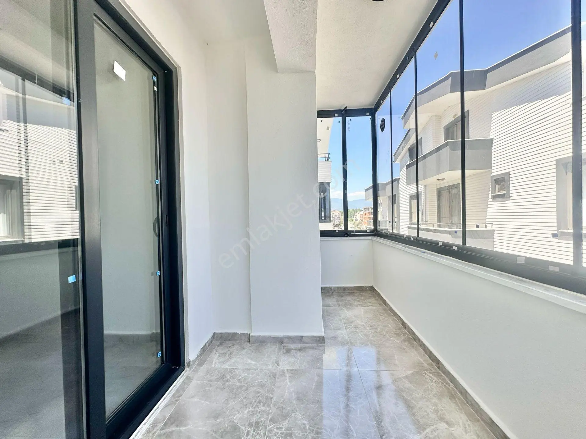 ꧁ay Emlak'tan꧂akçay'da Kapalı Otoparklı Kazdağı Manzaralı Geniş Teraslı Satılık 2+1 Dubleks Daire — fotoğraf 13