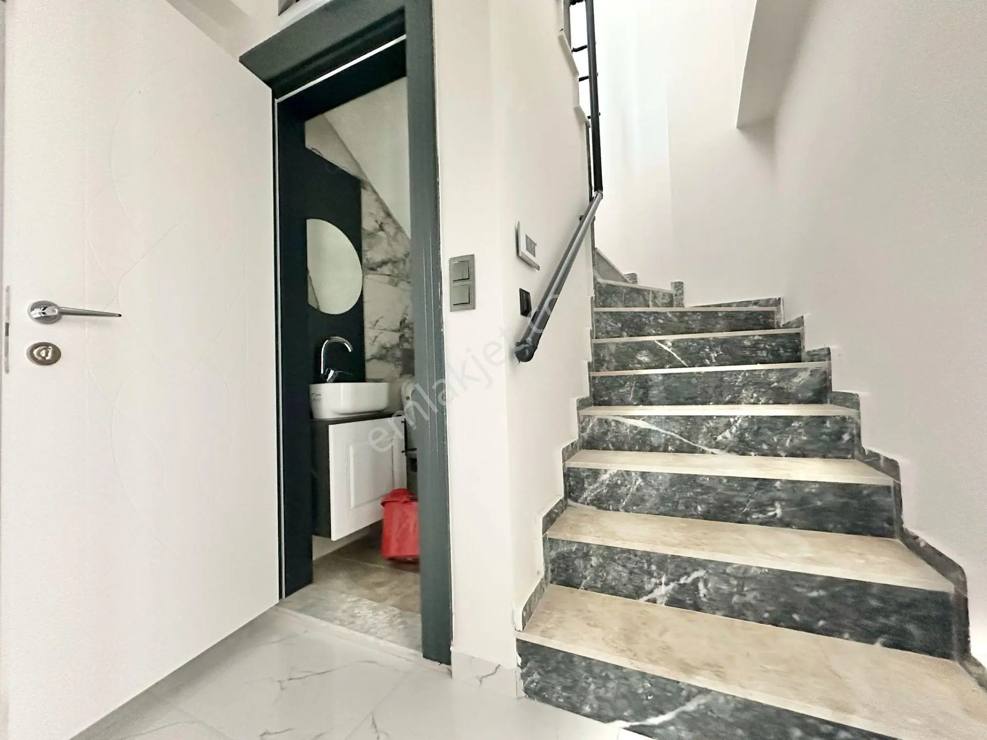 ꧁ay Emlak'tan꧂akçay'da Kapalı Otoparklı Kazdağı Manzaralı Geniş Teraslı Satılık 2+1 Dubleks Daire — fotoğraf 24