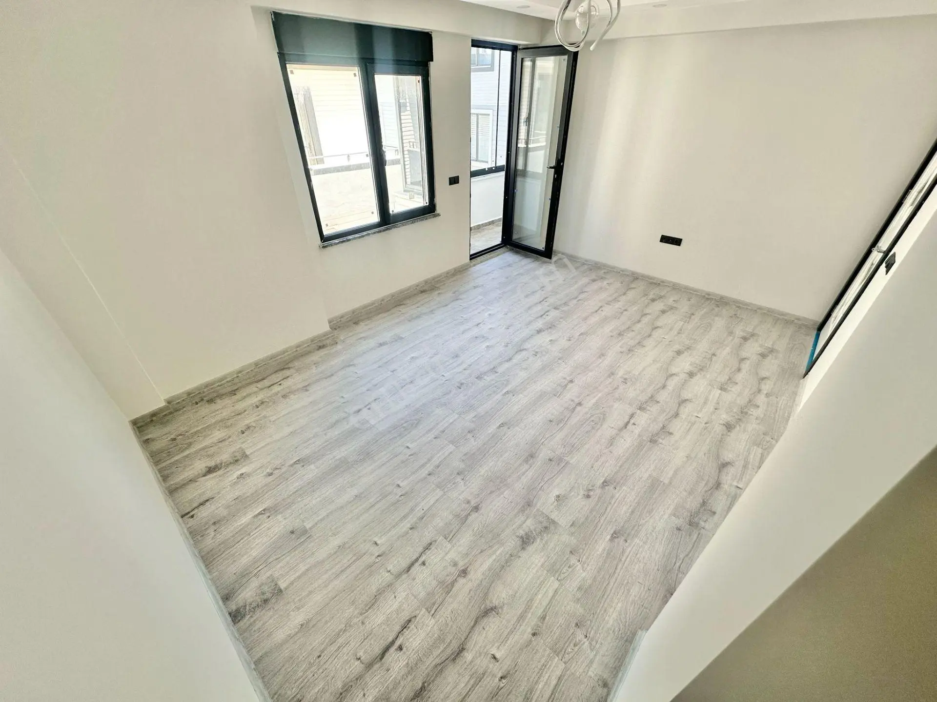 ꧁ay Emlak'tan꧂akçay'da Kapalı Otoparklı Kazdağı Manzaralı Geniş Teraslı Satılık 2+1 Dubleks Daire — fotoğraf 31