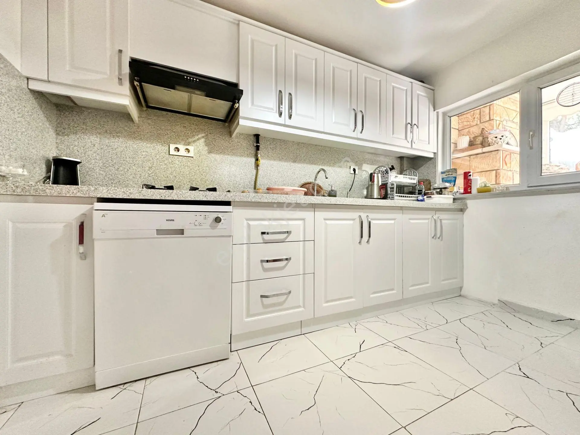 ꧁ay Emlaktan꧂geniş Bahçeli Denize 250mt Mesafede Doğalgazlı 3+1 Köşe Villa — fotoğraf 15