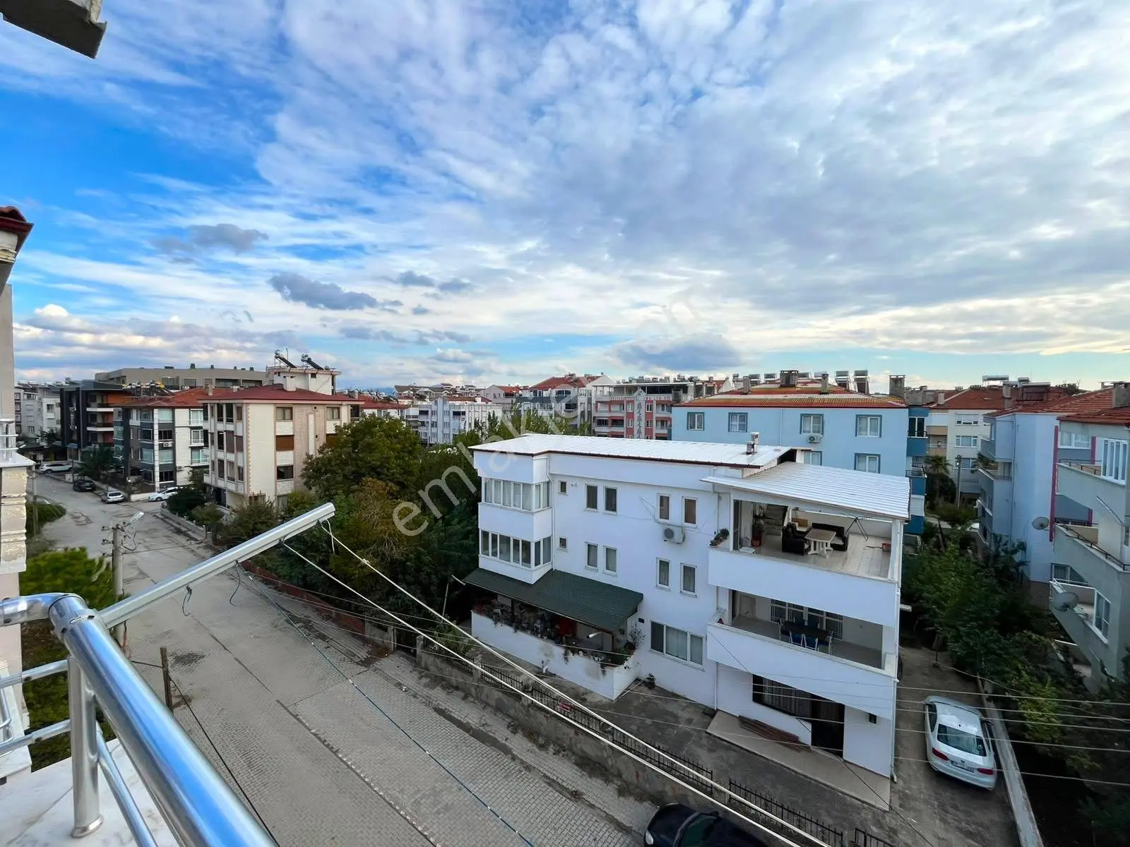 Gümüş'den Akçay'da Ön Cephe Denize 500m Çift Balkonlu 2+1 Daire — fotoğraf 3