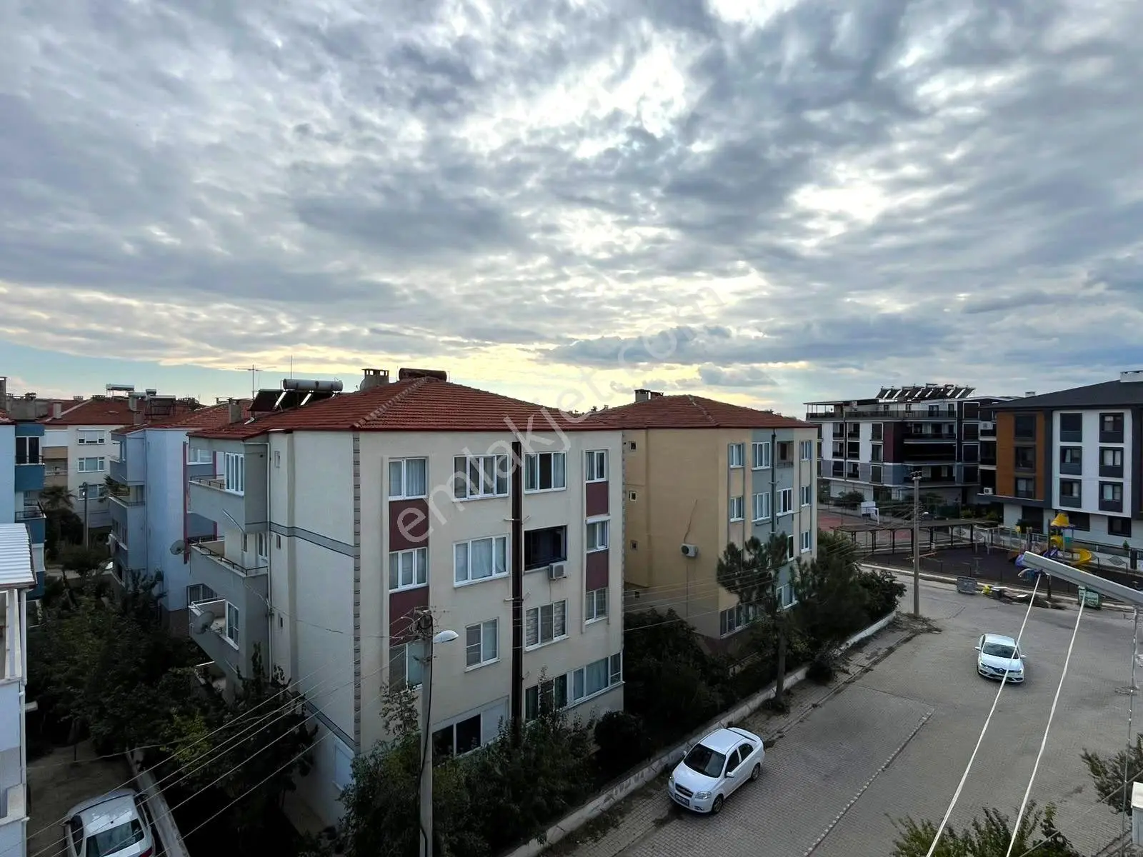 Gümüş'den Akçay'da Ön Cephe Denize 500m Çift Balkonlu 2+1 Daire — fotoğraf 12
