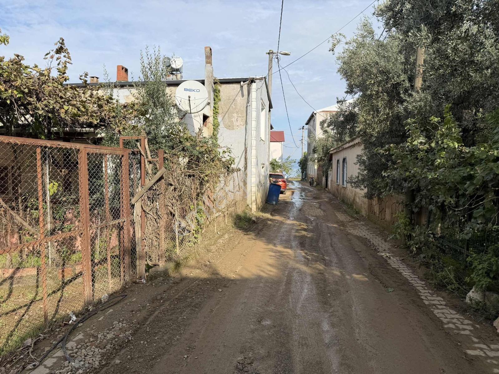 Göllüce'de Göle 60 Metre Mesafede Satılık Bahçeli Müstakil Ev — fotoğraf 4