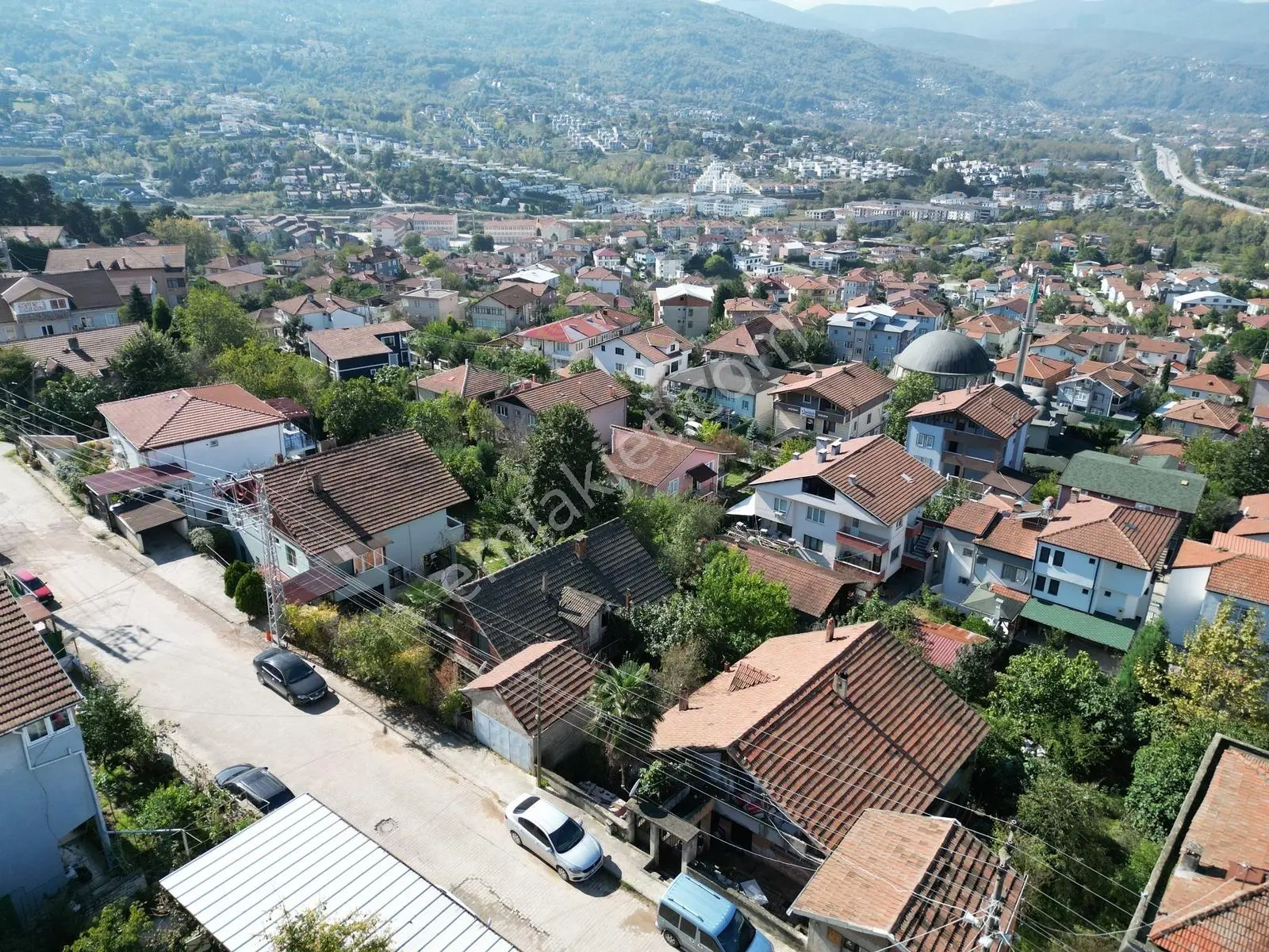 Satılık Göl Manzaralı E.müstakil Ev Ve 577 M2 İmarlı Arsa — fotoğraf 5