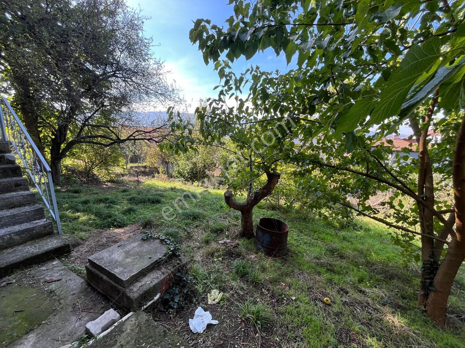 Satılık Göl Manzaralı E.müstakil Ev Ve 577 M2 İmarlı Arsa — fotoğraf 21