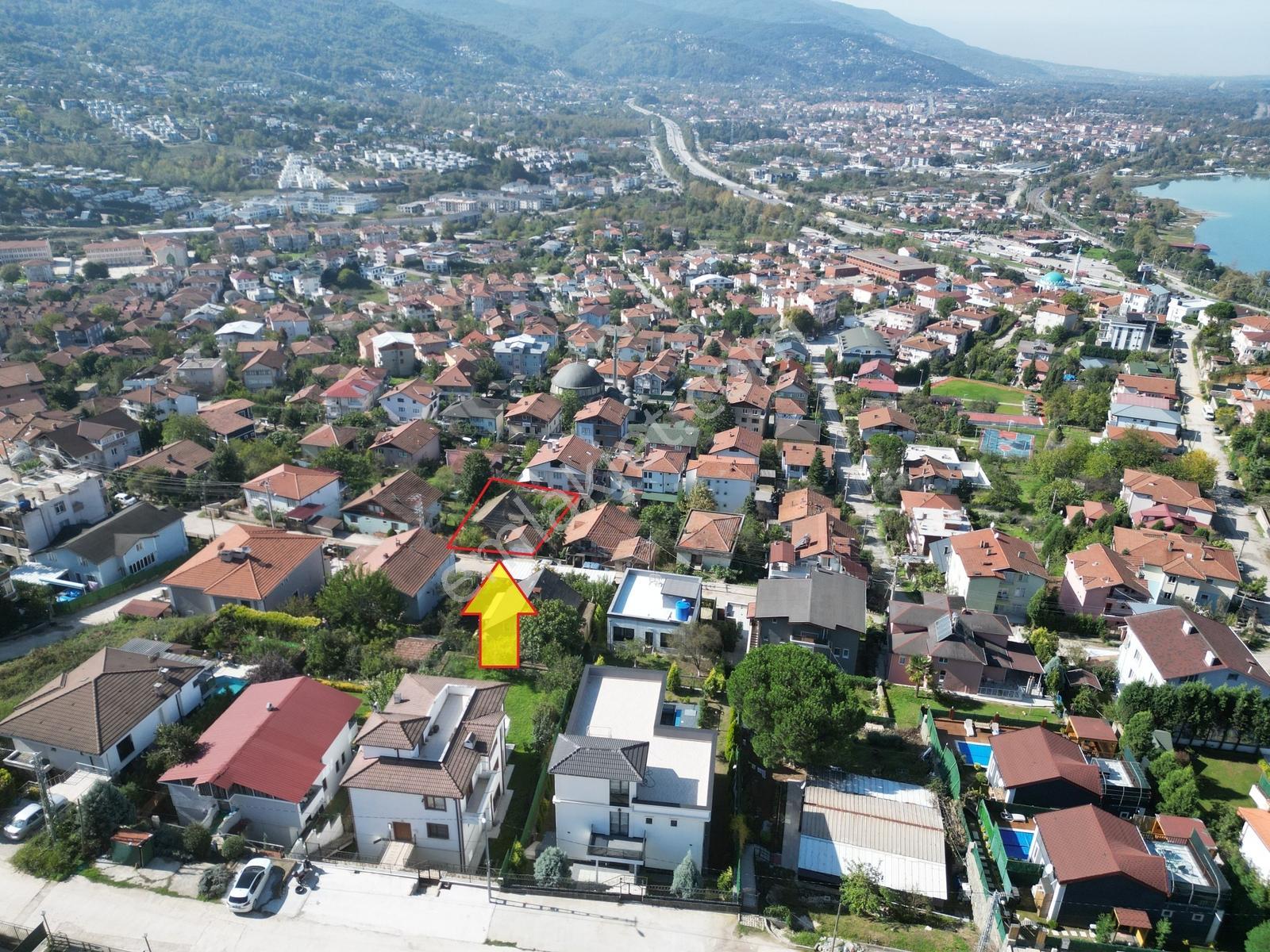 Satılık Göl Manzaralı E.müstakil Ev Ve 577 M2 İmarlı Arsa — fotoğraf 26