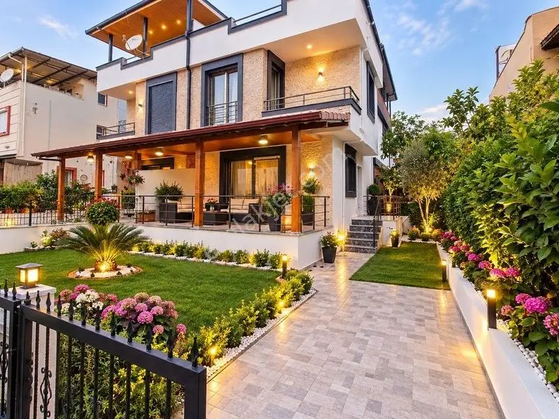 İzmir Seferihisar Doğanbey De Satılık 3+1 Villa