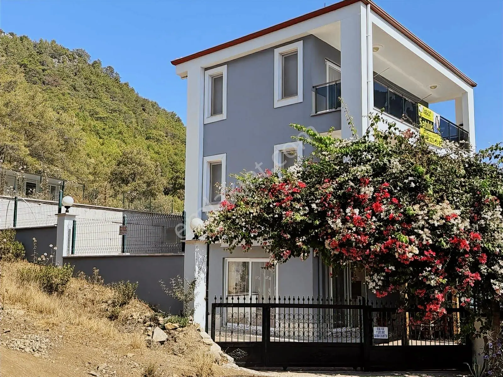 Mavikent Karaöz'De 3 Katlı Müstakil Muhteşem Villa Acil Satılık