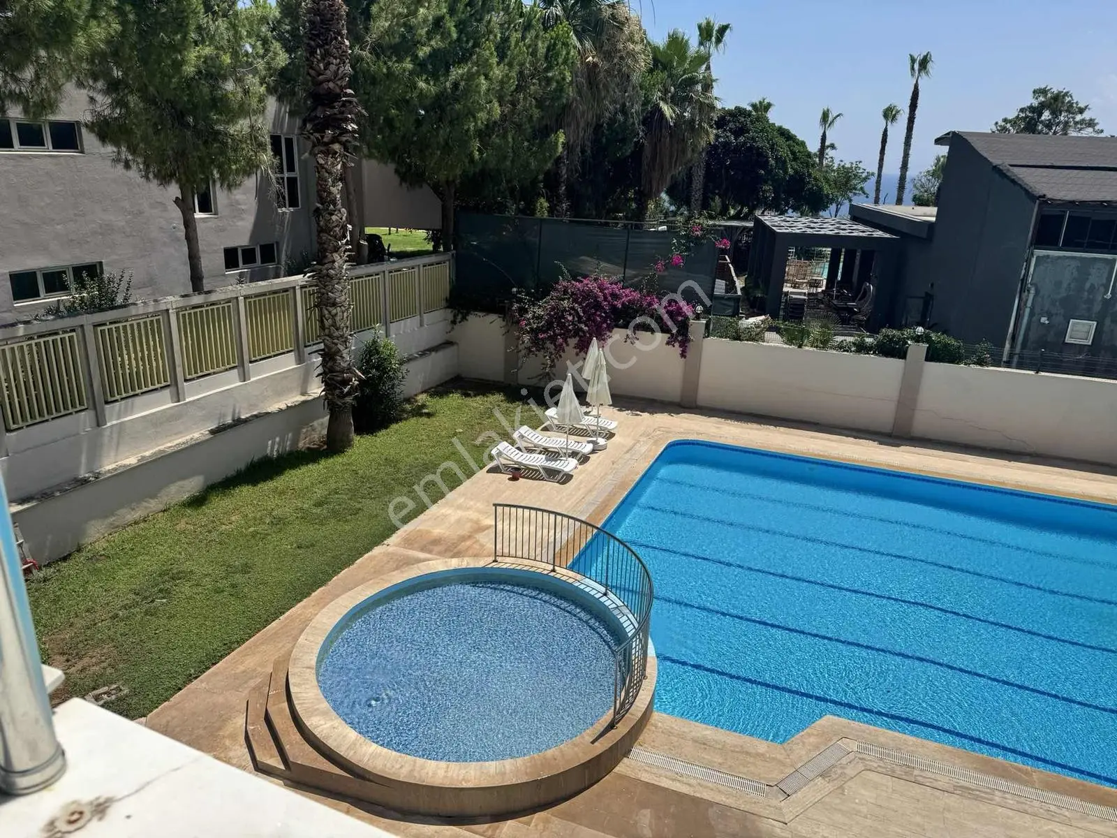 Lara Sahil Bandında Lüks Konforlu Havuzlu Sitede 4+1 Daire — fotoğraf 23