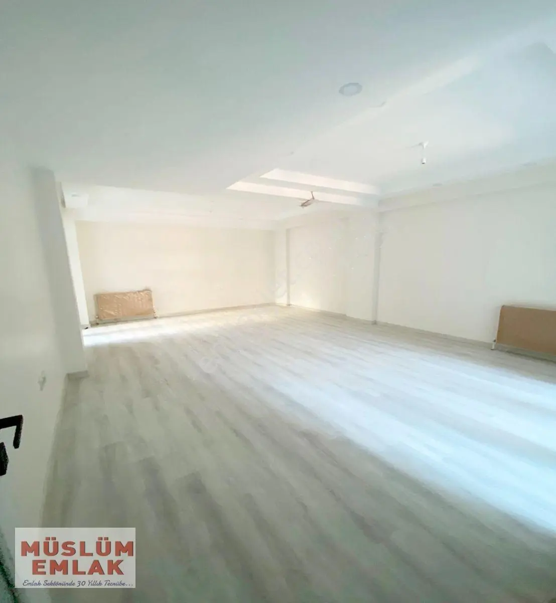 Müslüm Emlaktan Avcılar Merkezde Site İçerisinde Otoparklı Geniş 3+1 Daire — fotoğraf 3