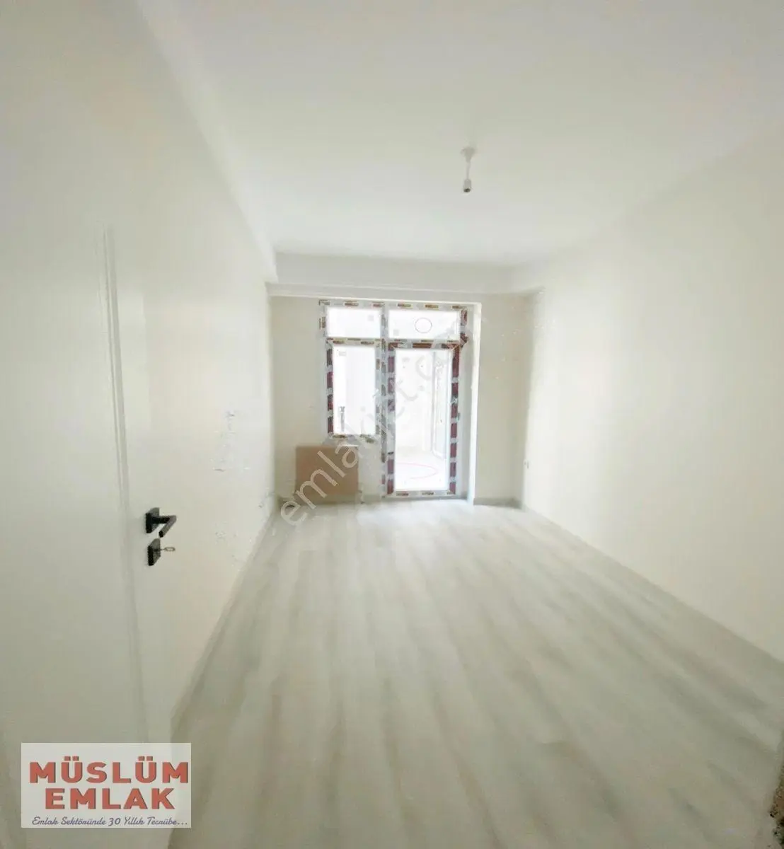 Müslüm Emlaktan Avcılar Merkezde Site İçerisinde Otoparklı Geniş 3+1 Daire — fotoğraf 8