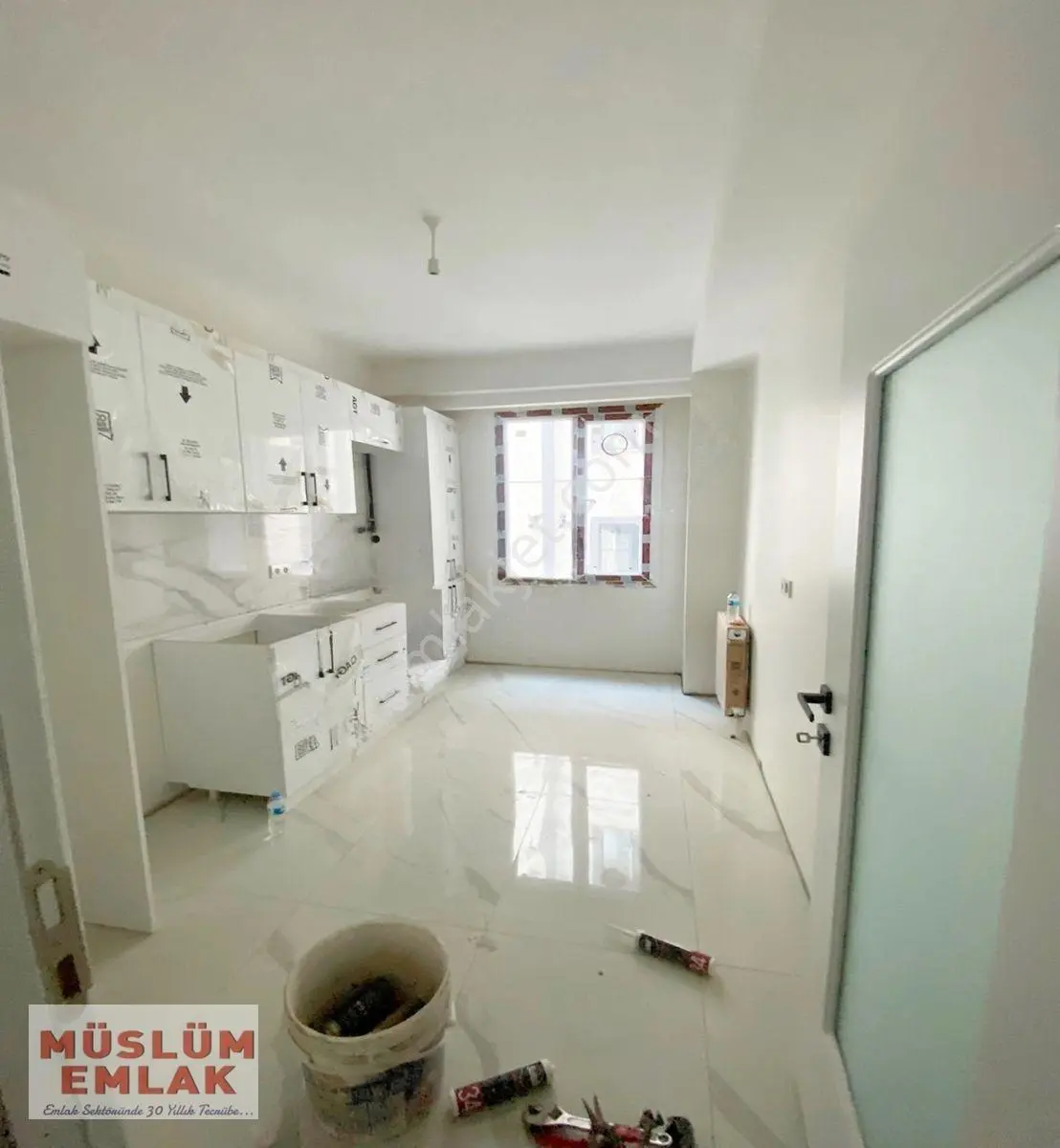 Müslüm Emlaktan Avcılar Merkezde Site İçerisinde Otoparklı Geniş 3+1 Daire — fotoğraf 9
