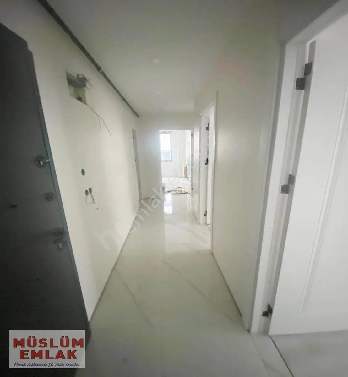 Müslüm Emlaktan Avcılar Merkezde Site İçerisinde Otoparklı Geniş 3+1 Daire — fotoğraf 12