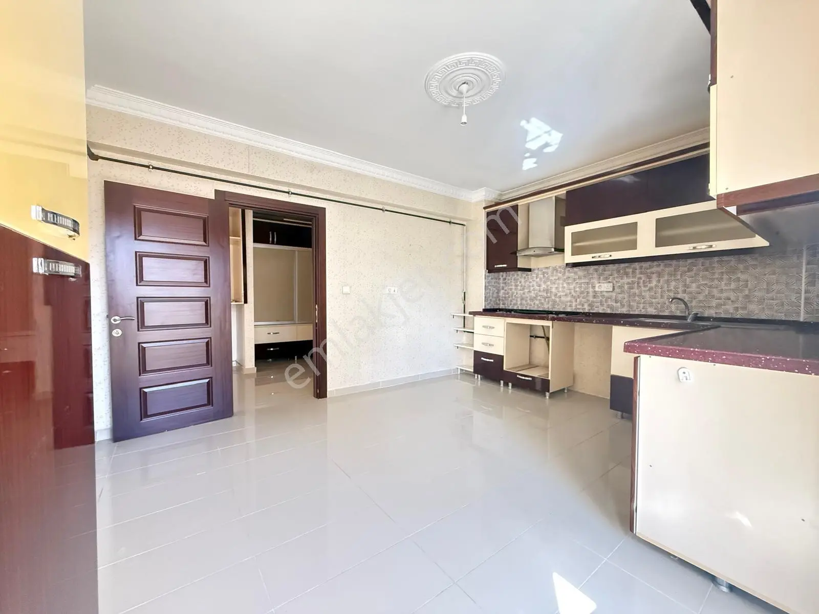 Rota'dan Pamuklarda Site İçi 2.kat Teras Balkonlu 145m2 Lüx 3+1! — fotoğraf 4
