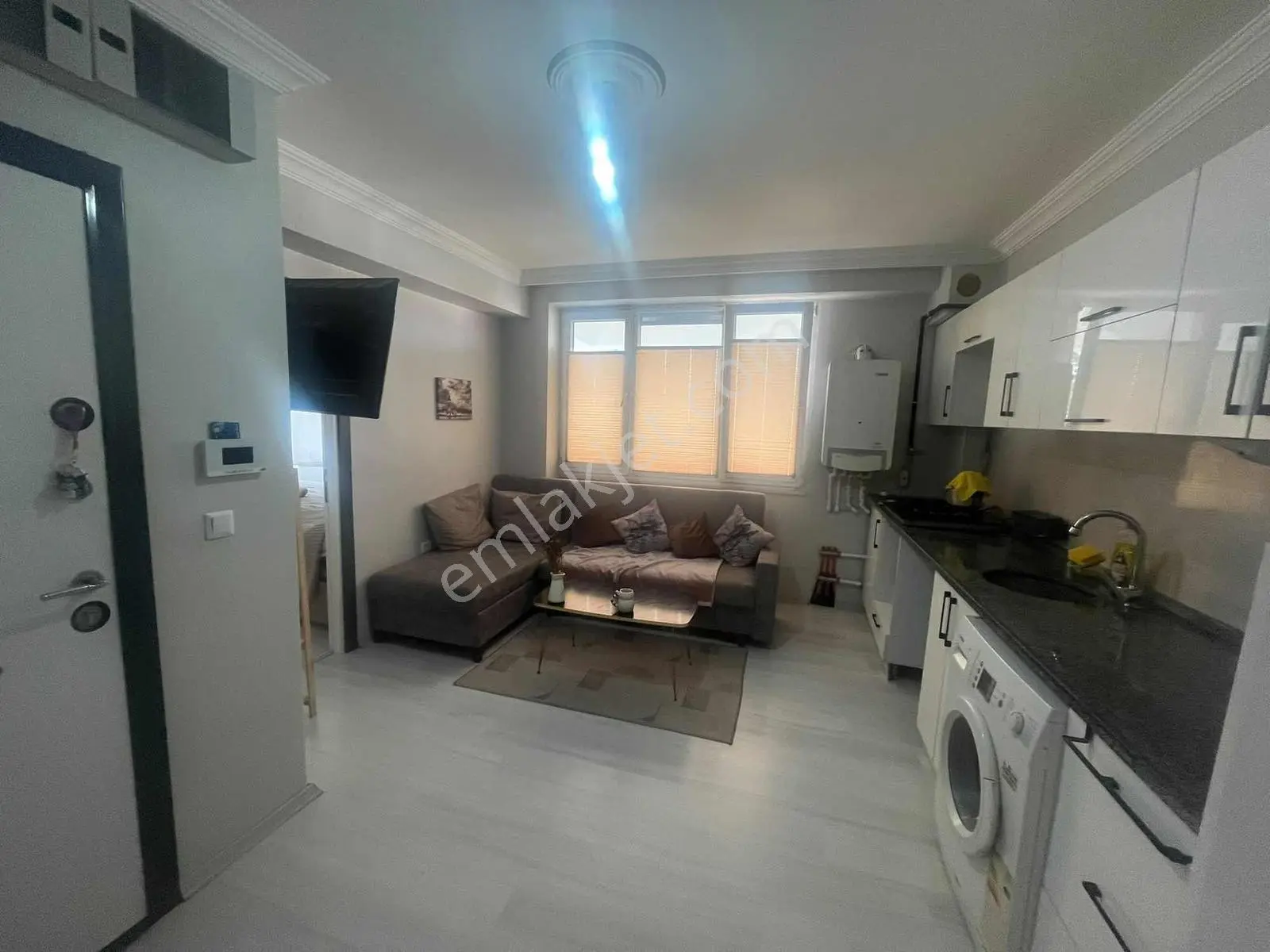 Bimondo'dan Şirintepe Mahallesi Kıyı Sokakta Satılık 1+1 Daire — fotoğraf 4