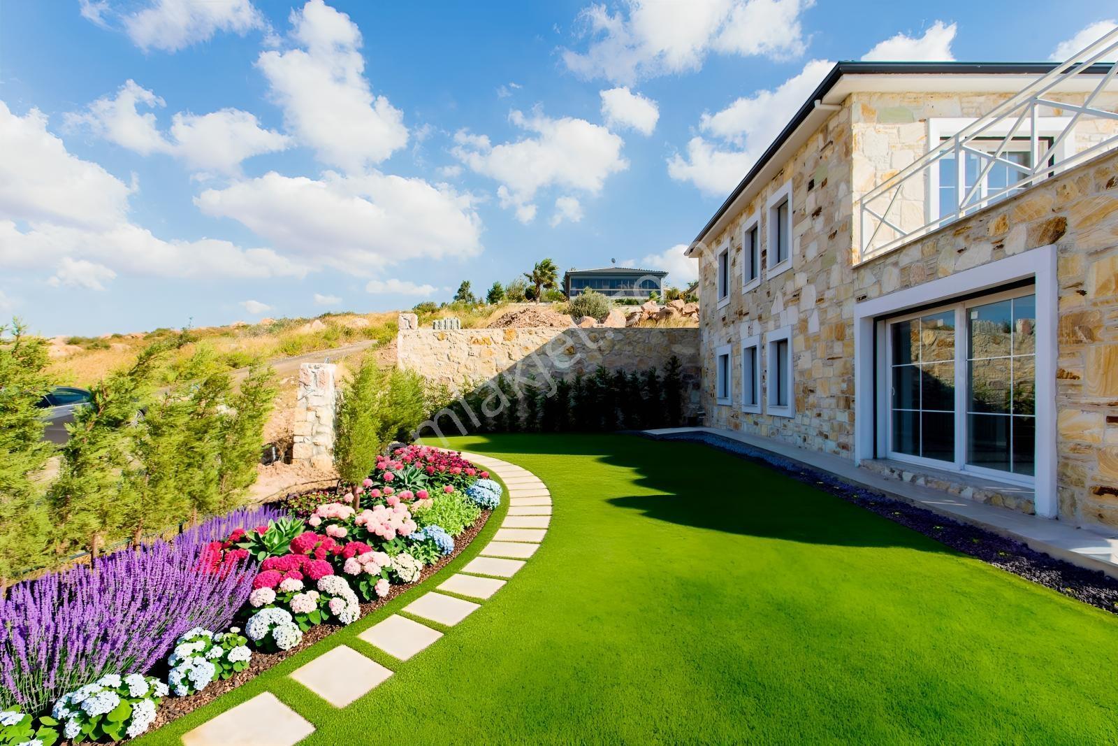 Foçaköy'de Satılık 5+1 Tam Müstakil Havuzlu Villa — fotoğraf 5