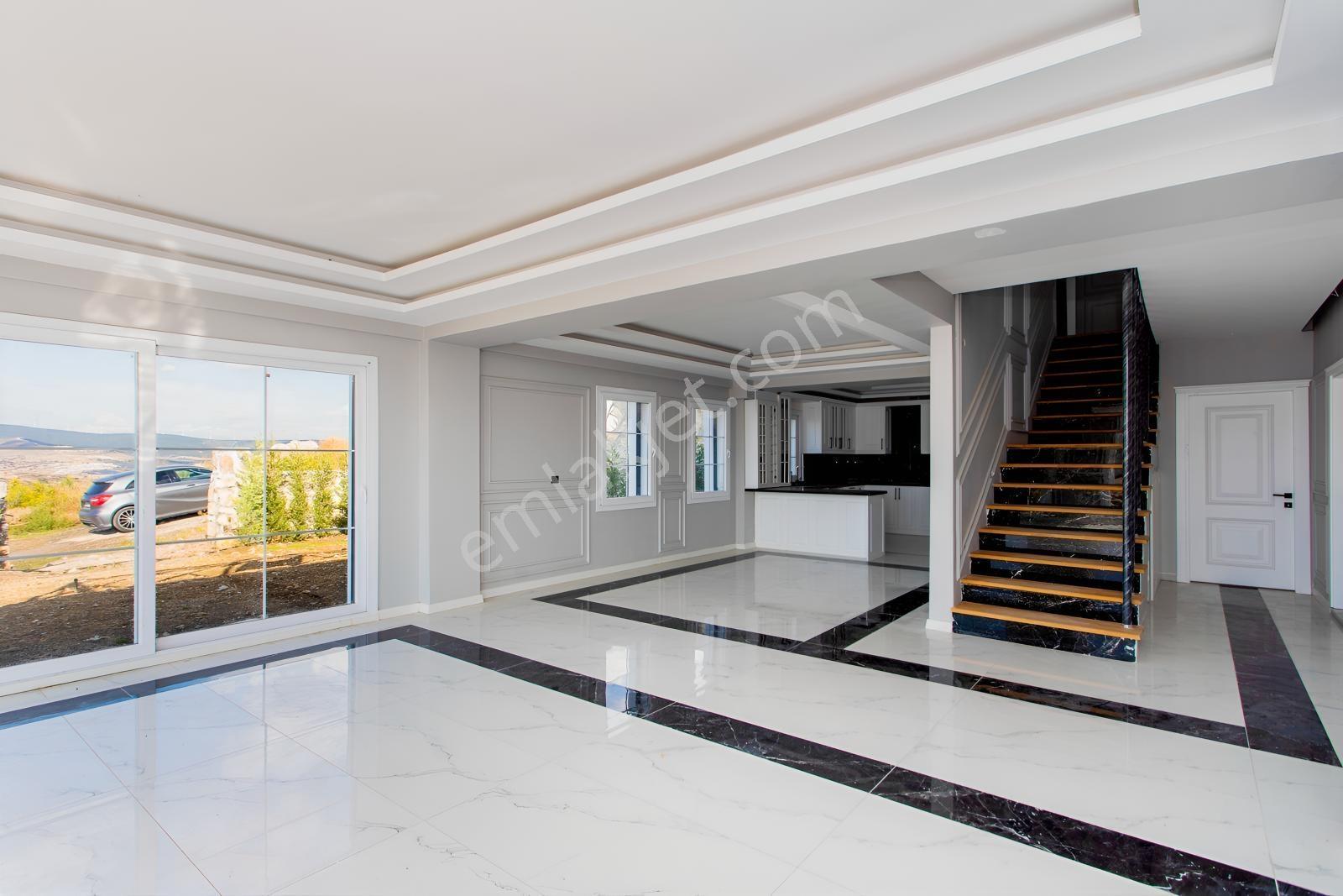 Foçaköy'de Satılık 5+1 Tam Müstakil Havuzlu Villa — fotoğraf 8