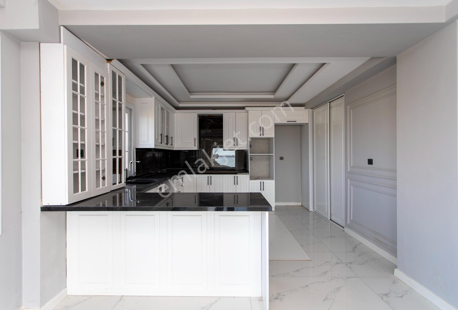 Foçaköy'de Satılık 5+1 Tam Müstakil Havuzlu Villa — fotoğraf 10