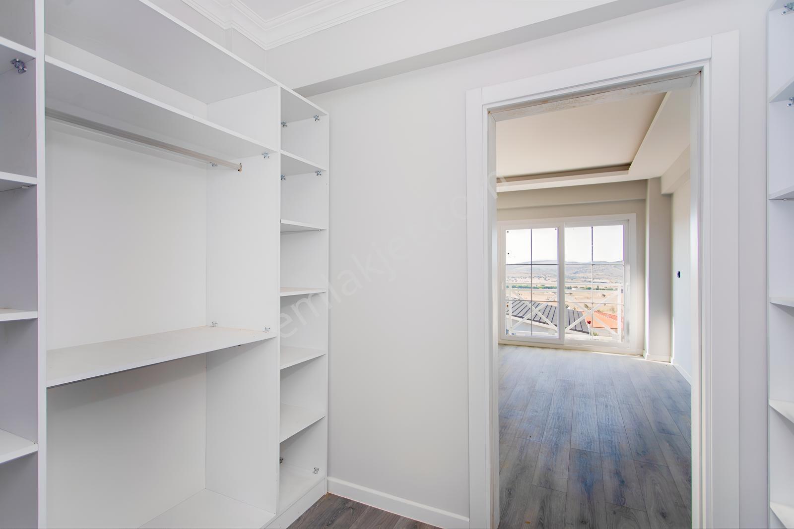 Foçaköy'de Satılık 5+1 Tam Müstakil Havuzlu Villa — fotoğraf 18