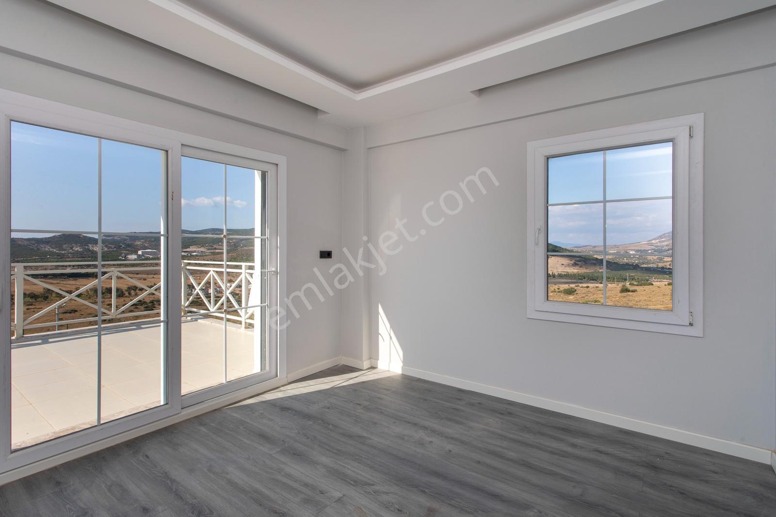 Foçaköy'de Satılık 5+1 Tam Müstakil Havuzlu Villa — fotoğraf 23
