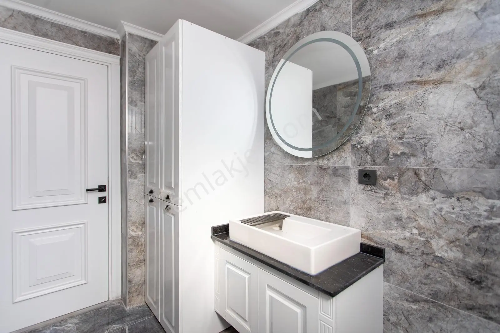 Foçaköy'de Satılık 5+1 Tam Müstakil Havuzlu Villa — fotoğraf 27