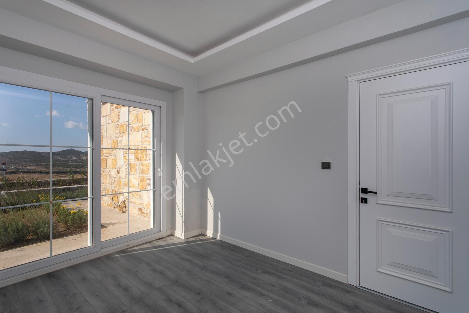 Foçaköy'de Satılık 5+1 Tam Müstakil Havuzlu Villa — fotoğraf 28