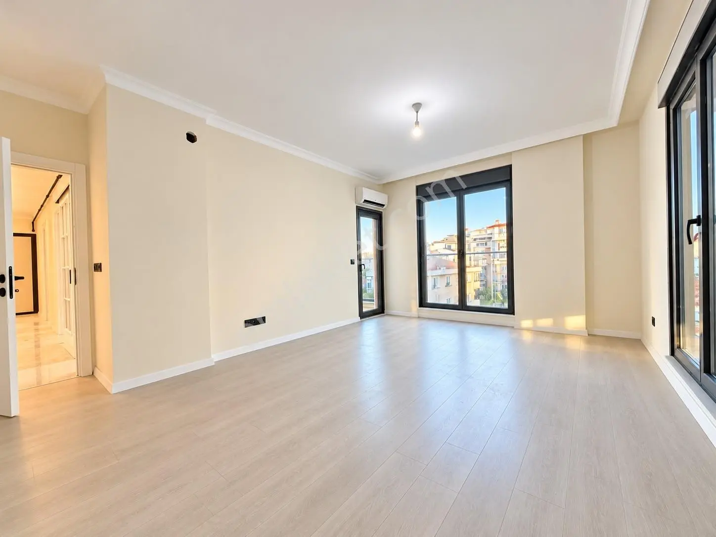 Kozyatağında Sıfır Binada Ebv. Banyolu Balkonlu 3+1 — fotoğraf 4