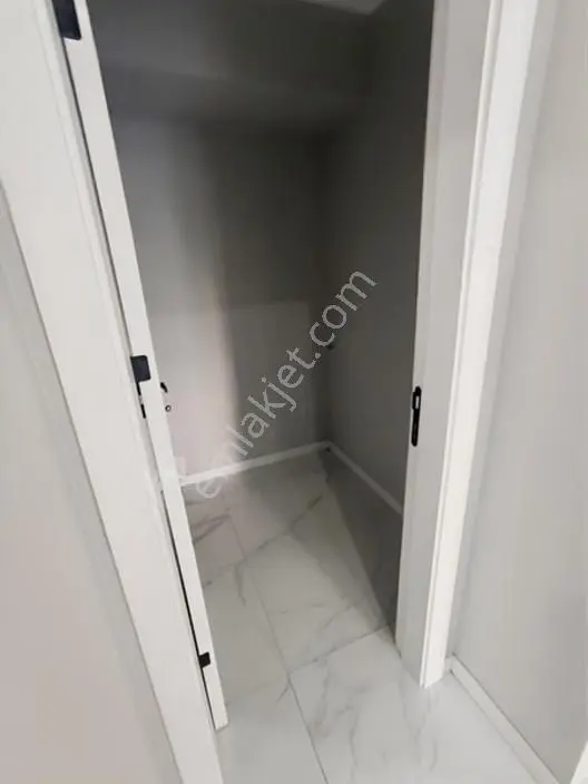 Ömerciklerde Satılık 3+1 Yüksek Giriş | شقة 3+1 للبيع في أوم — fotoğraf 5