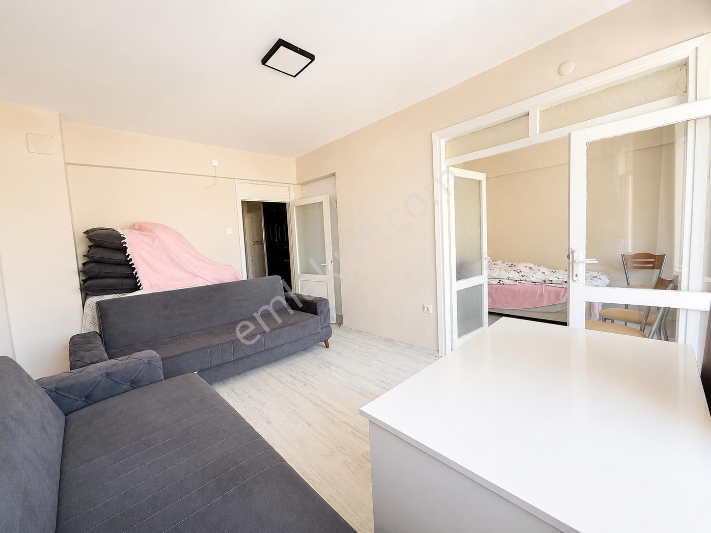 Güzelyalı'Da Satılık Ferah 2+1 | Metroya Yürüme Mesafesi