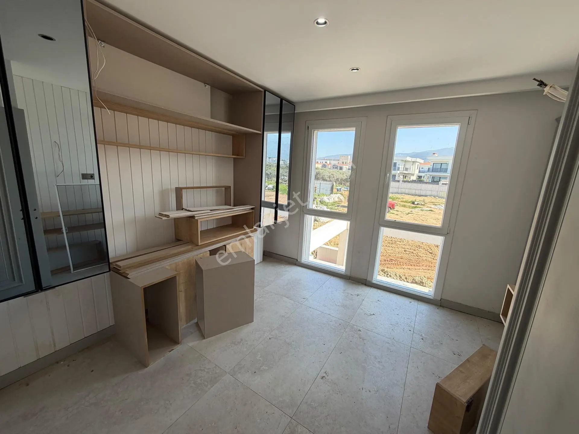 Kuşadası Davutlar’da Özel Havuzlu, Geniş Bahçeli Sıfır Lüks 3+1 Villa — fotoğraf 5