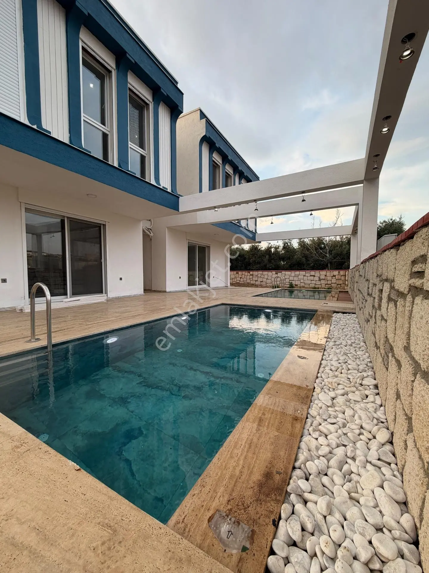 Kuşadası Davutlar’da Özel Havuzlu, Geniş Bahçeli Sıfır Lüks 3+1 Villa — fotoğraf 22