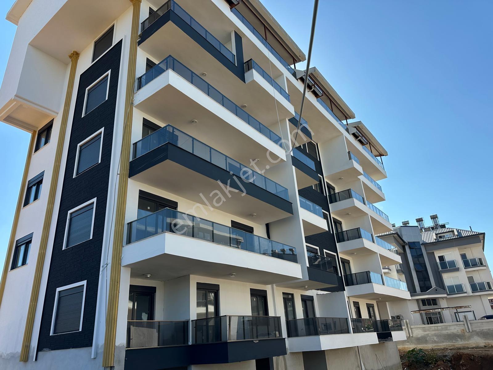 Aydın Mahallesinde Havuzlu Sitede | Sıfır 2+1 | Takasa Açık — fotoğraf 2