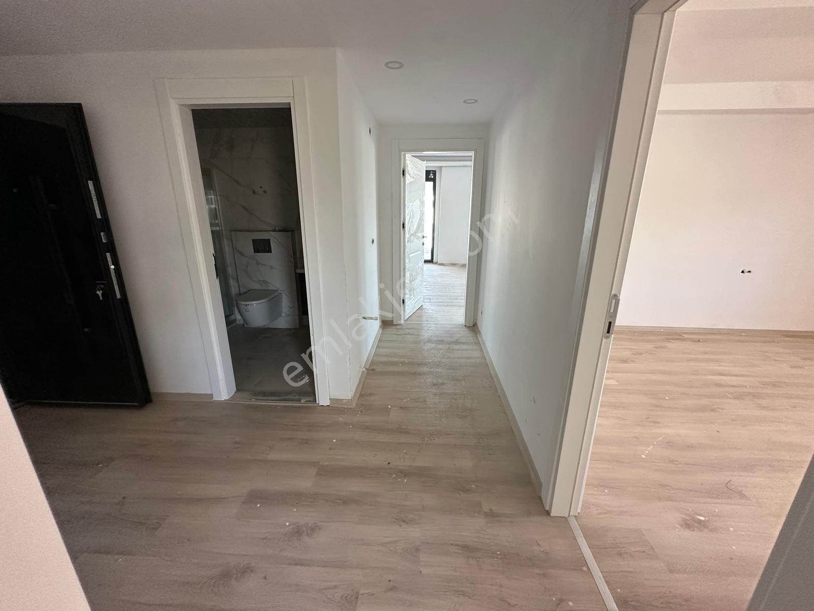 Aydın Mahallesinde Havuzlu Sitede | Sıfır 2+1 | Takasa Açık — fotoğraf 3