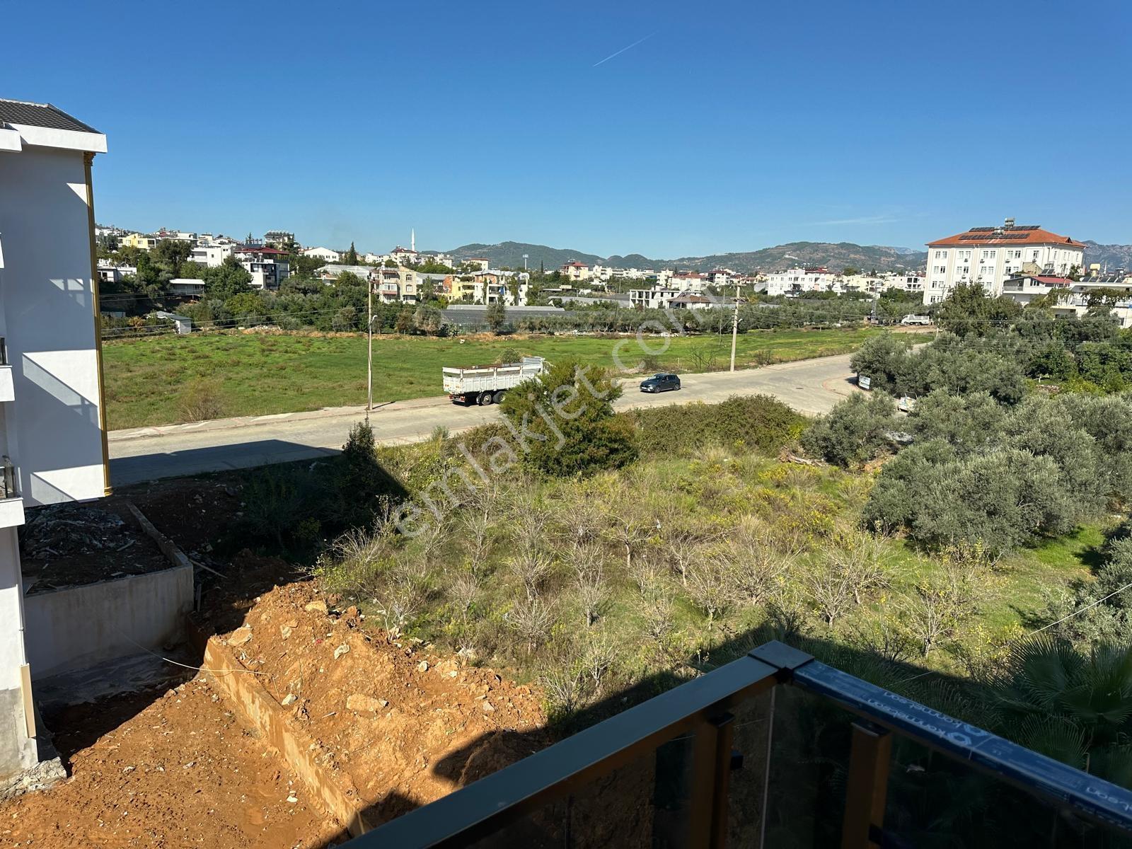 Aydın Mahallesinde Havuzlu Sitede | Sıfır 2+1 | Takasa Açık — fotoğraf 8