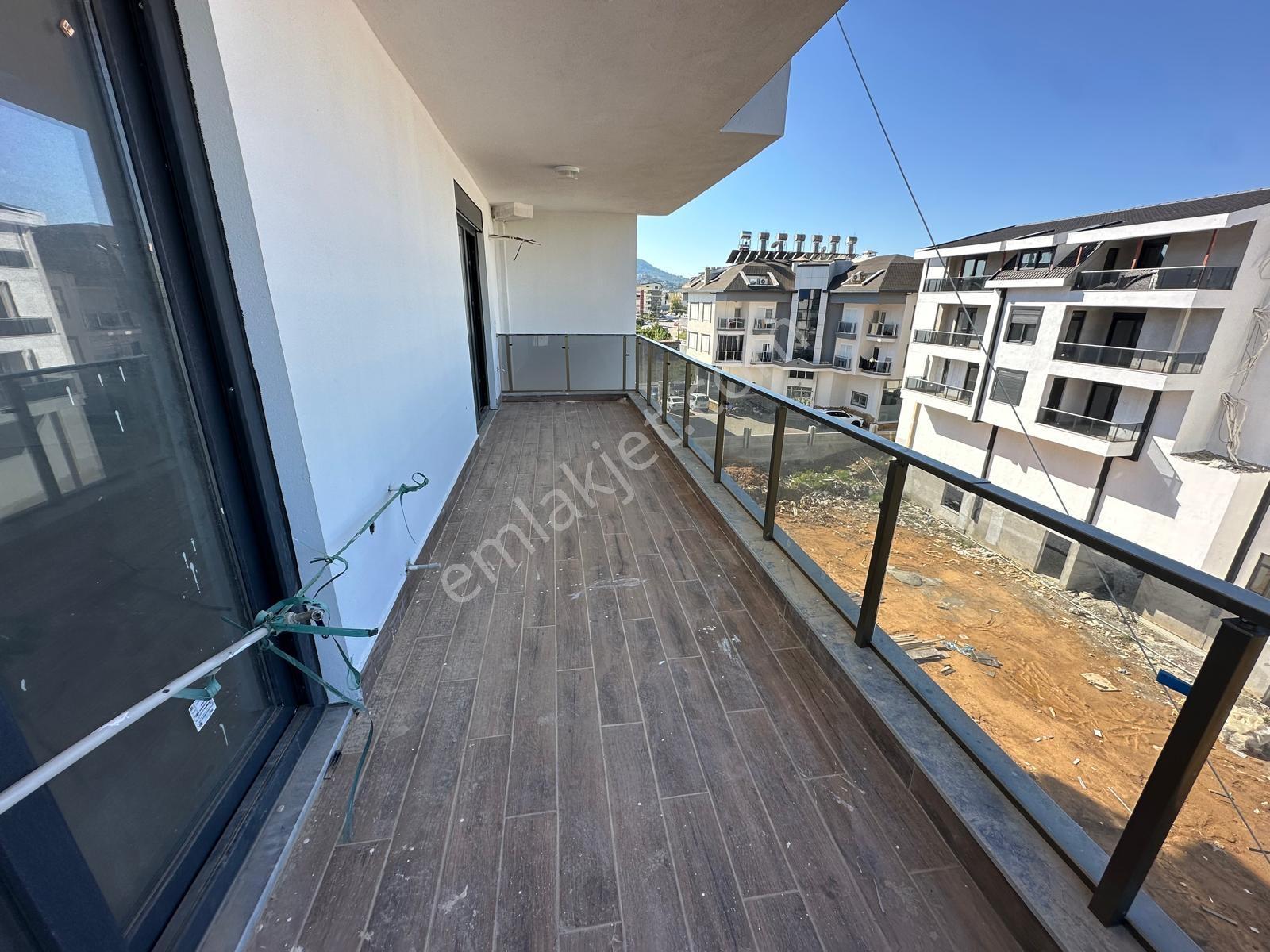 Aydın Mahallesinde Havuzlu Sitede | Sıfır 2+1 | Takasa Açık — fotoğraf 9