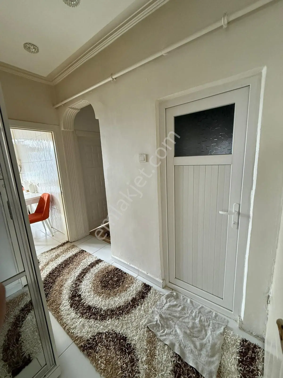 Eras Gayrimenkul'den Merkezi Konumda Bakımlı 3+1 Daire — fotoğraf 3
