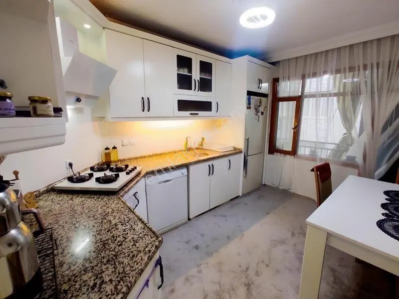Yılmaz Mahallesi'nde Site İçinde Geniş 3+1 145 M2 Satılık Daire — fotoğraf 2