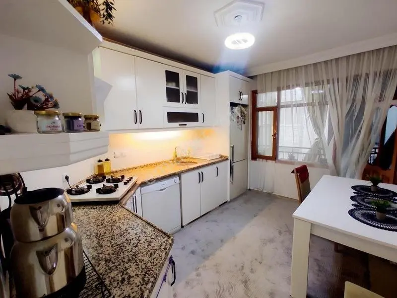 Yılmaz Mahallesi'nde Site İçinde Geniş 3+1 145 M2 Satılık Daire — fotoğraf 3