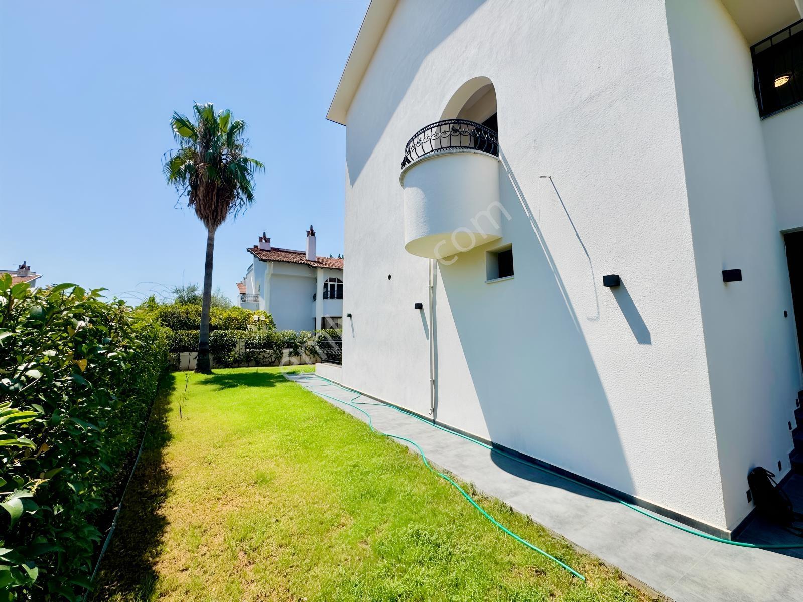 Select'ten Armutalan'da Satılık Bahçeli 4+1 Site İçinde Villa — fotoğraf 3